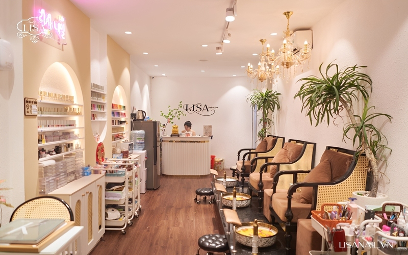 Lisa Nail & Spa interior, salon nail District 1