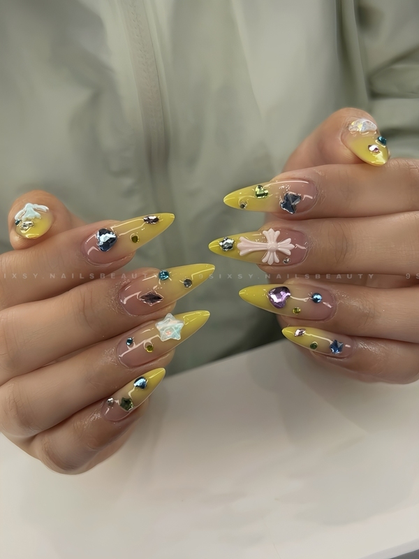9 SIXSY Nail and Beauty design, nail in District 3