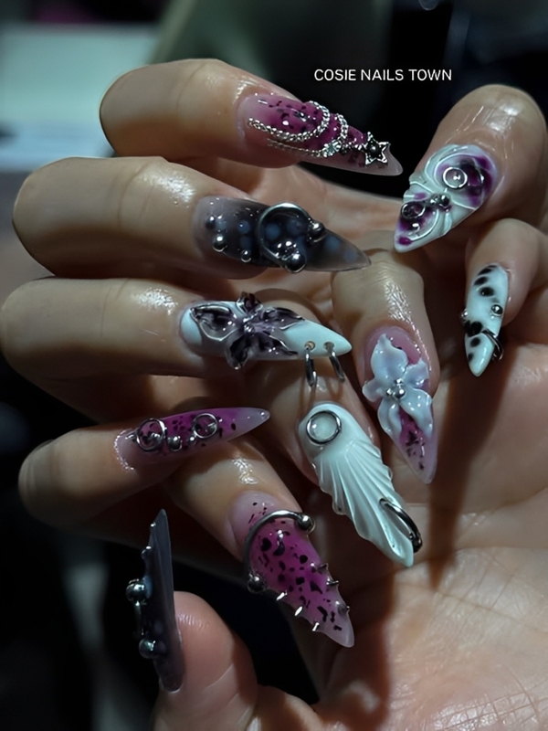 Cosie Nails Town