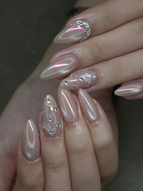 What's included in a Sasxy Nailart custom press-on set